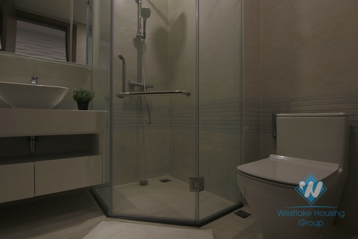 Modern two bedrooms apartment for rent in Vinhomes Metropolis, Ba Dinh district, Ha Noi